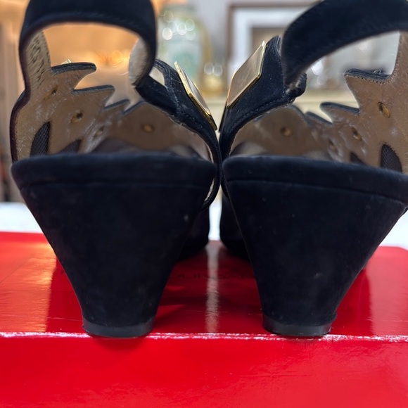 Charles Jourdan Black and Gold Kitten Heel Suede Mesh Square Gold Studs Size 7.5 - Picture 3 of 10